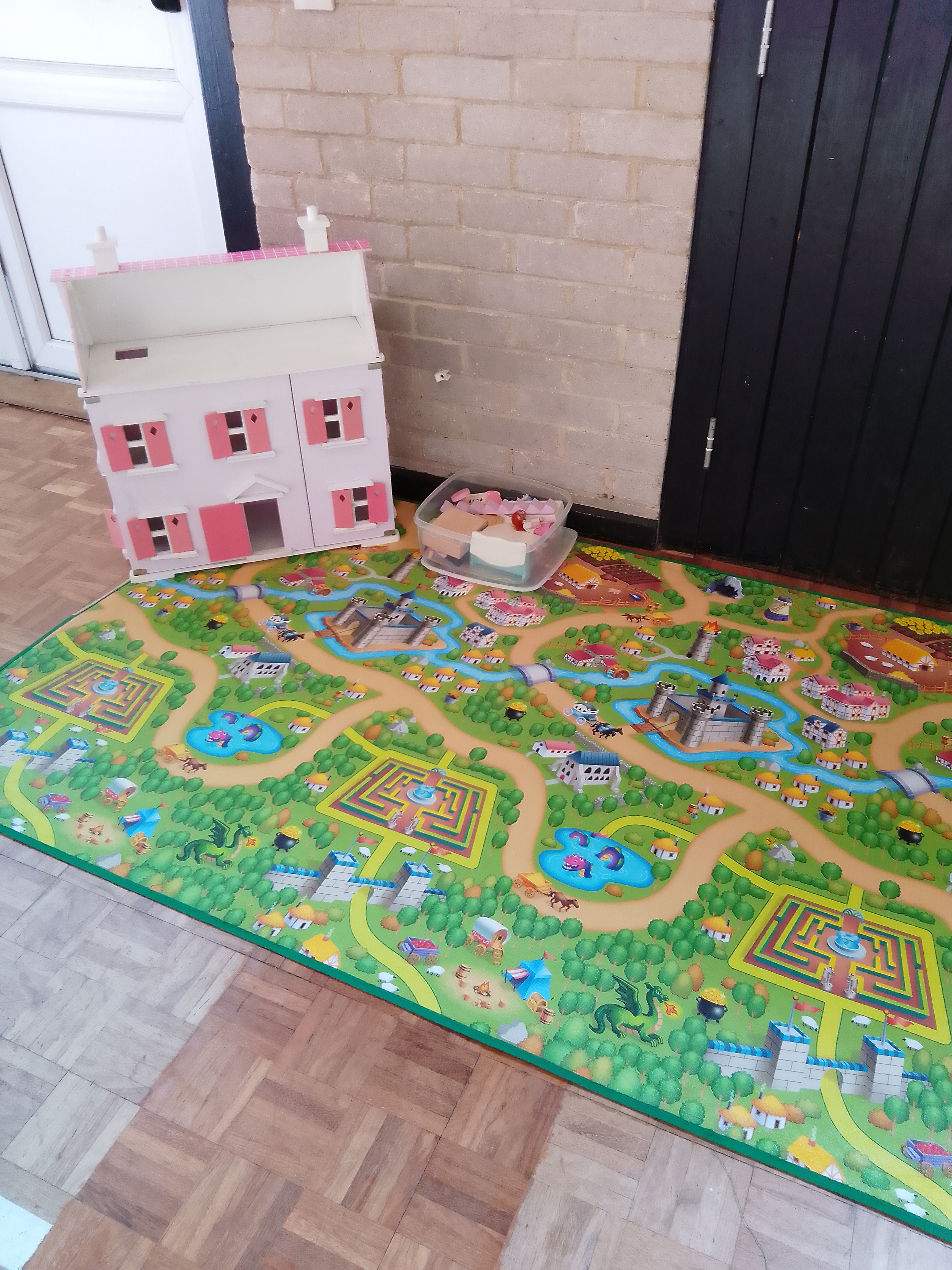 IMG Dolls' house